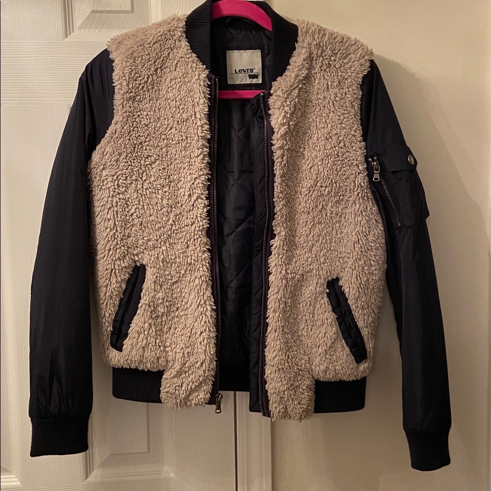 Levi’s XS sherpa/faux fur/dark blue jacket/indigo/winter/autumn/trucker/aviator
